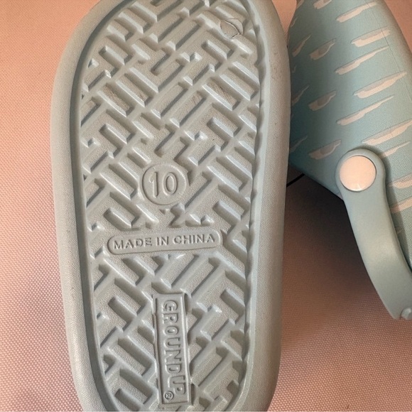 Bluey Clogs New! - Picture 4 of 4